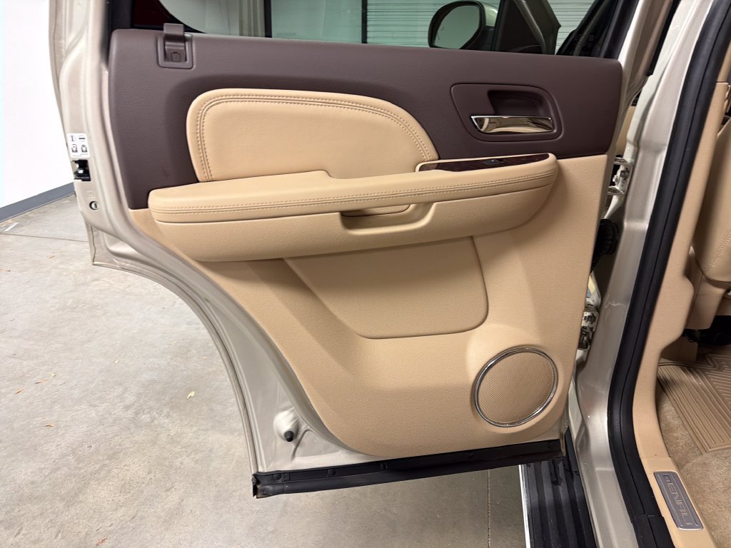 Used 2014 GMC Yukon Denali RWD image 31