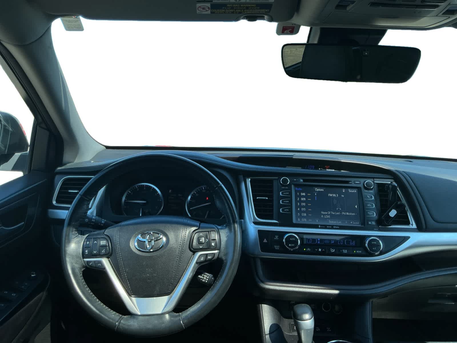 Used 2017 Toyota Highlander XLE AWD/4WD image 10