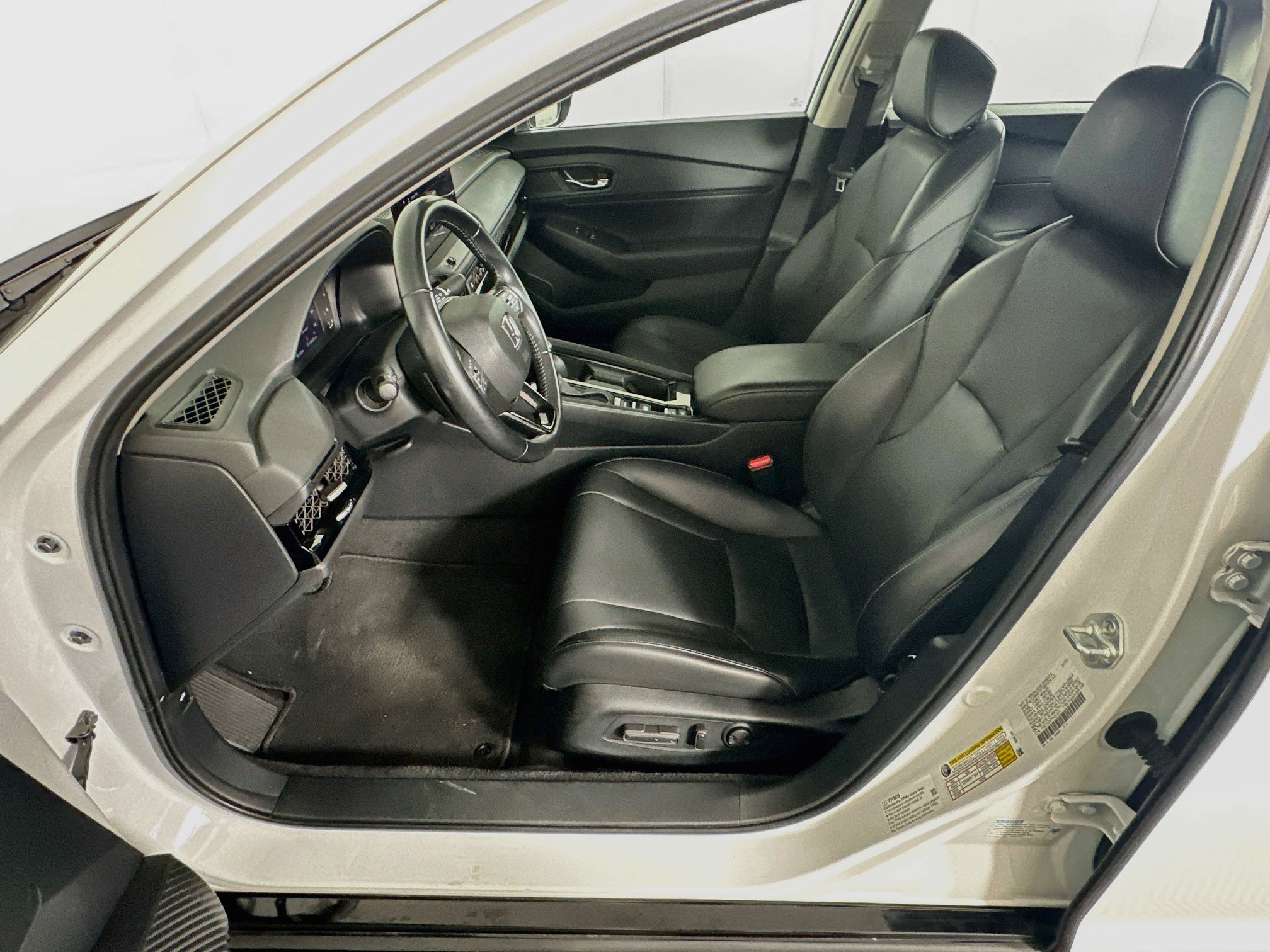 Used 2023 Honda Accord EX-L image 13