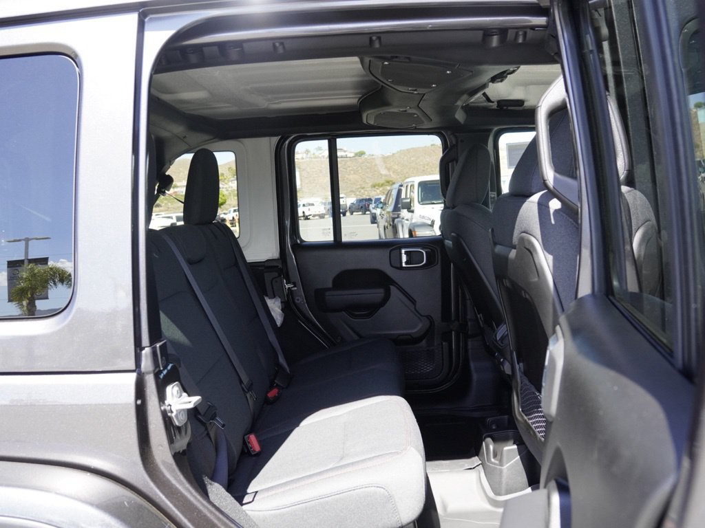 New 2026 Jeep Wrangler Unlimited Rubicon AWD/4WD image 24