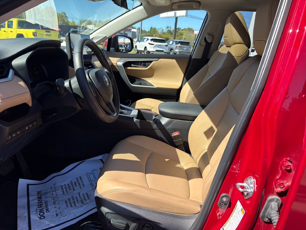 Used 2025 Toyota RAV4 Limited w/ Weather Package AWD/4WD image 14