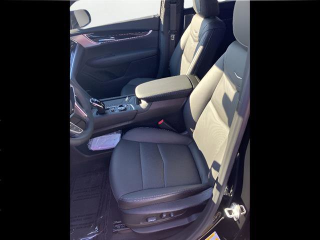 Certified 2025 Cadillac XT5 Premium Luxury w/ Technology Package AWD/4WD image 10
