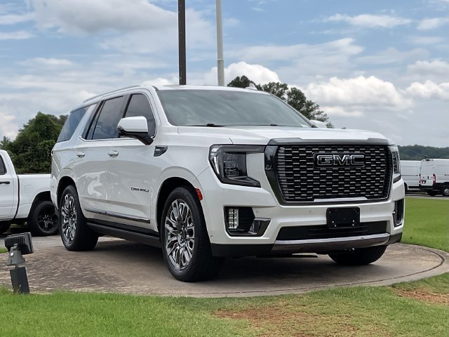 Used 2023 GMC Yukon Denali Ultimate AWD/4WD image 9