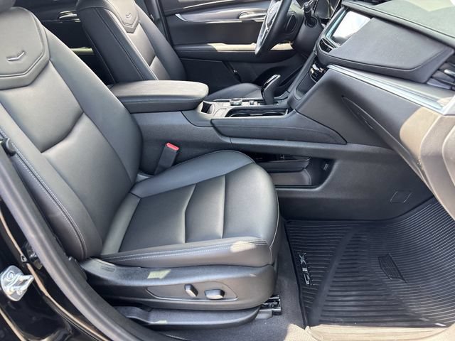 Used 2025 Cadillac XT5 Luxury FWD image 11