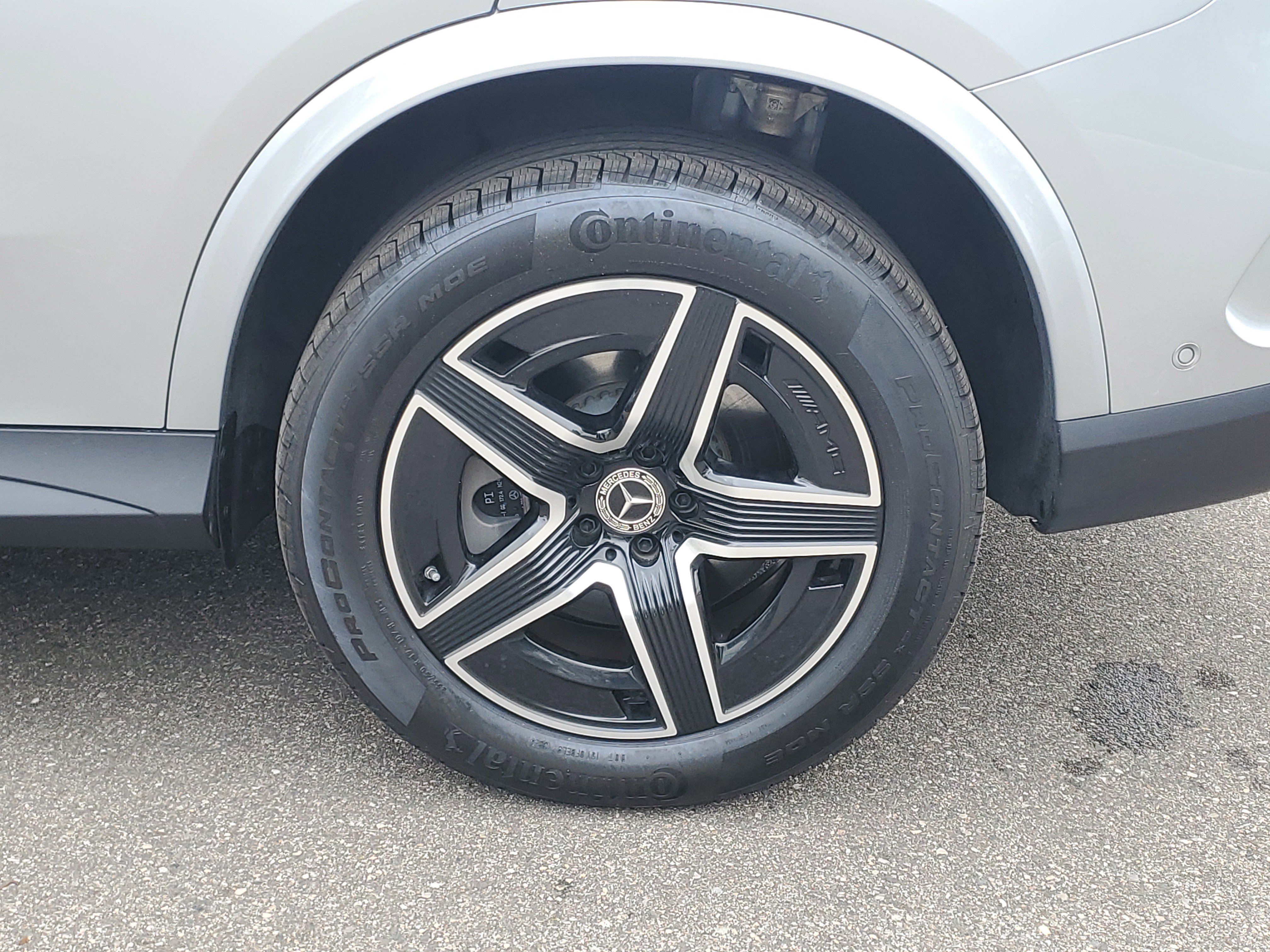 Used 2025 Mercedes-Benz GLC 350e 4MATIC image 27