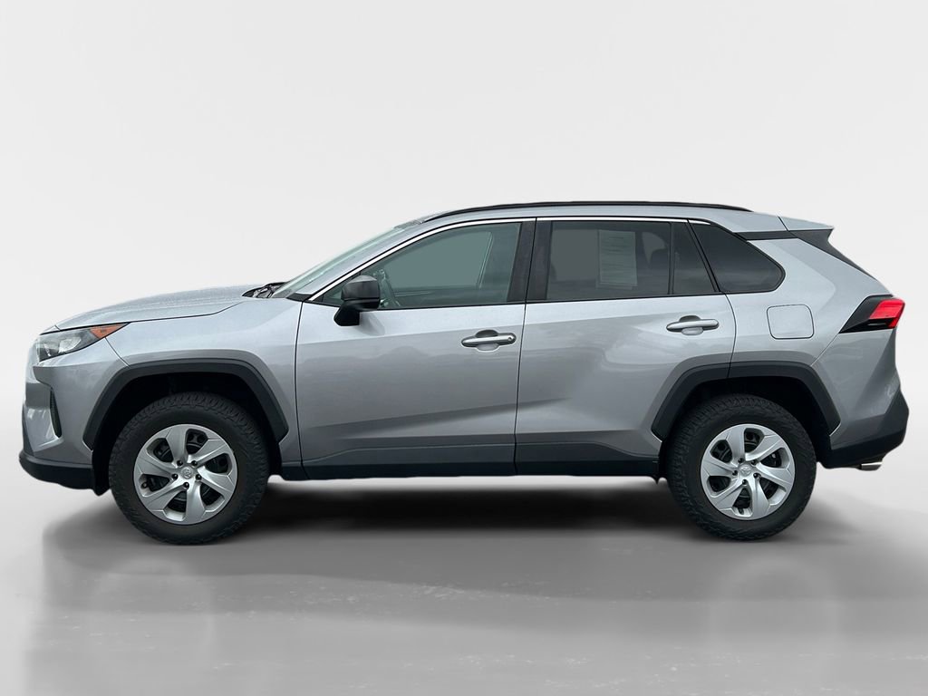 Used 2021 Toyota RAV4 LE AWD/4WD image 2