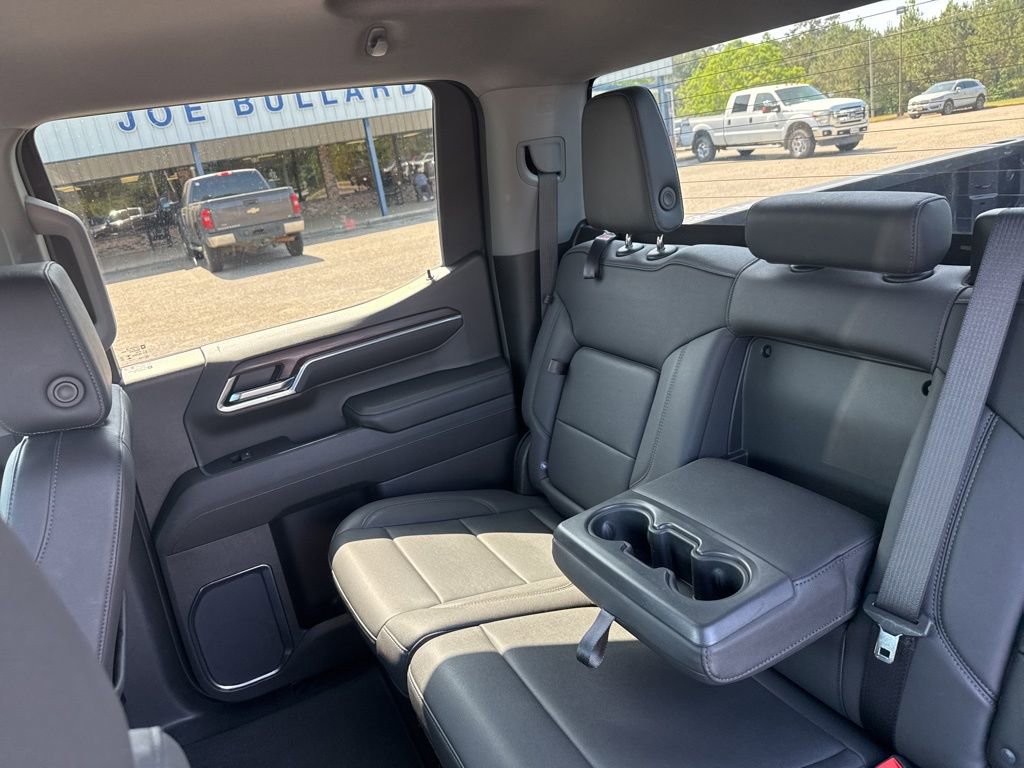 Used 2024 GMC Sierra 1500 SLT AWD/4WD image 14