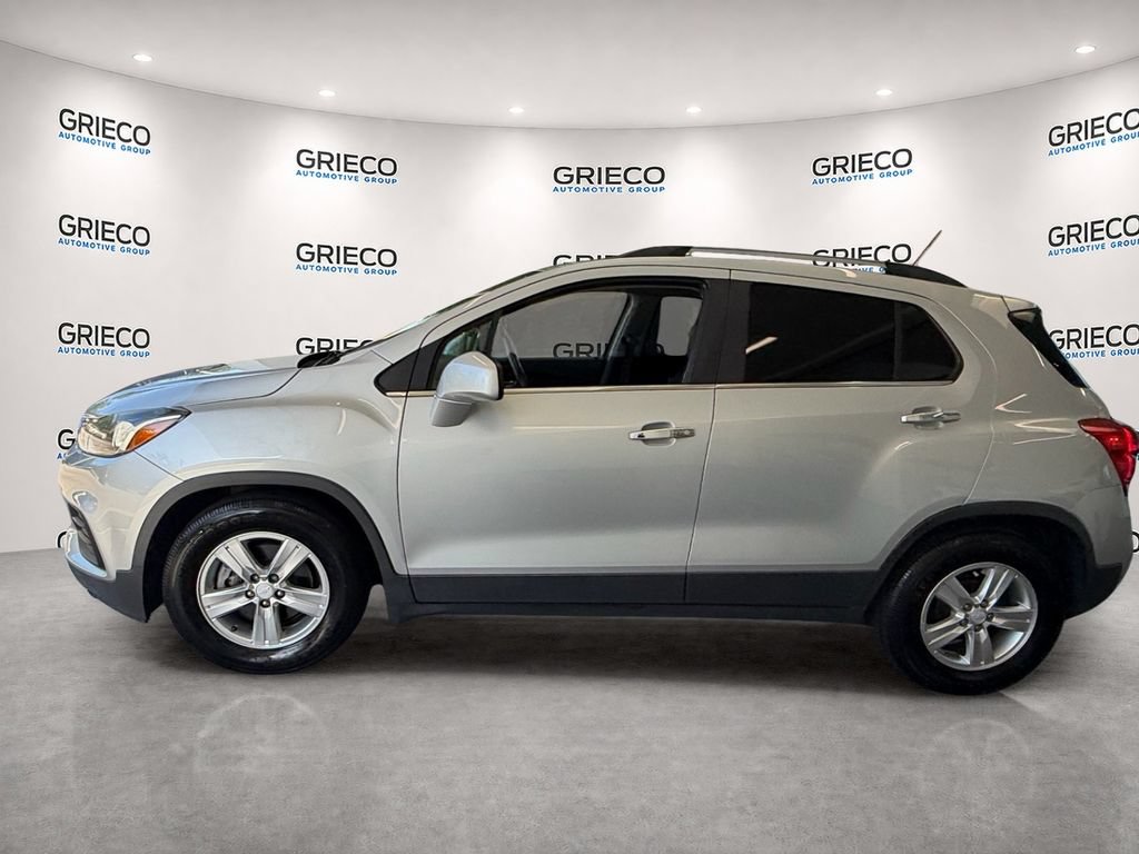 Used 2020 Chevrolet Trax LT w/ LT Convenience Package FWD image 4