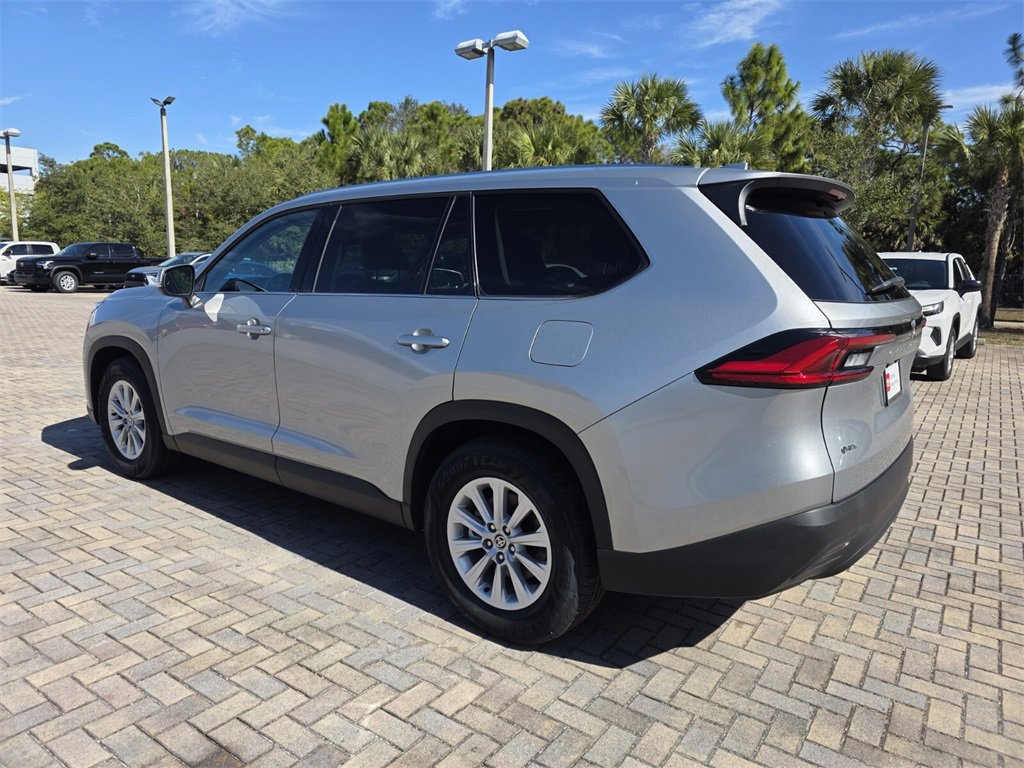 Certified 2024 Toyota Grand Highlander XLE image 9