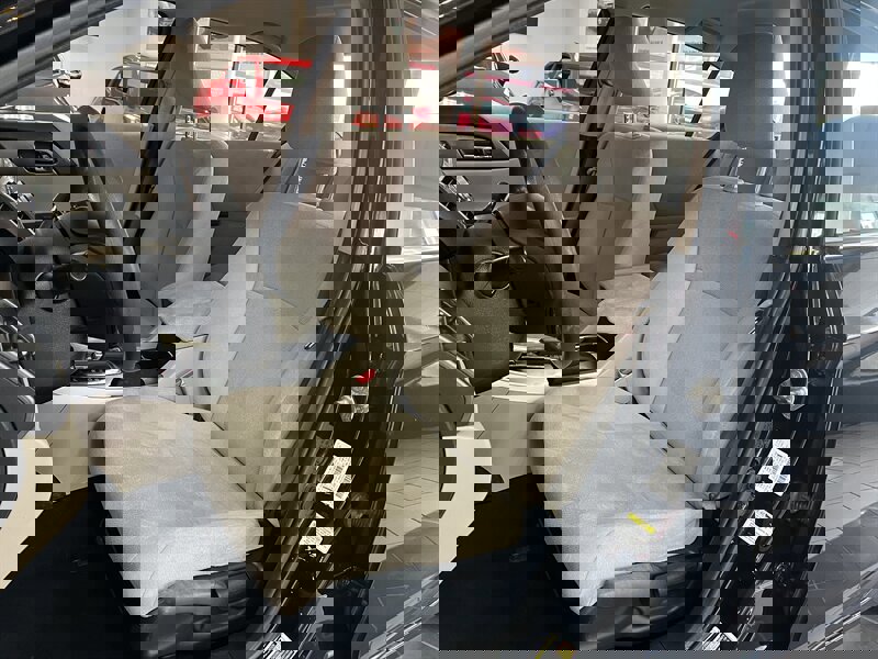 Used 2013 Honda Accord LX image 9