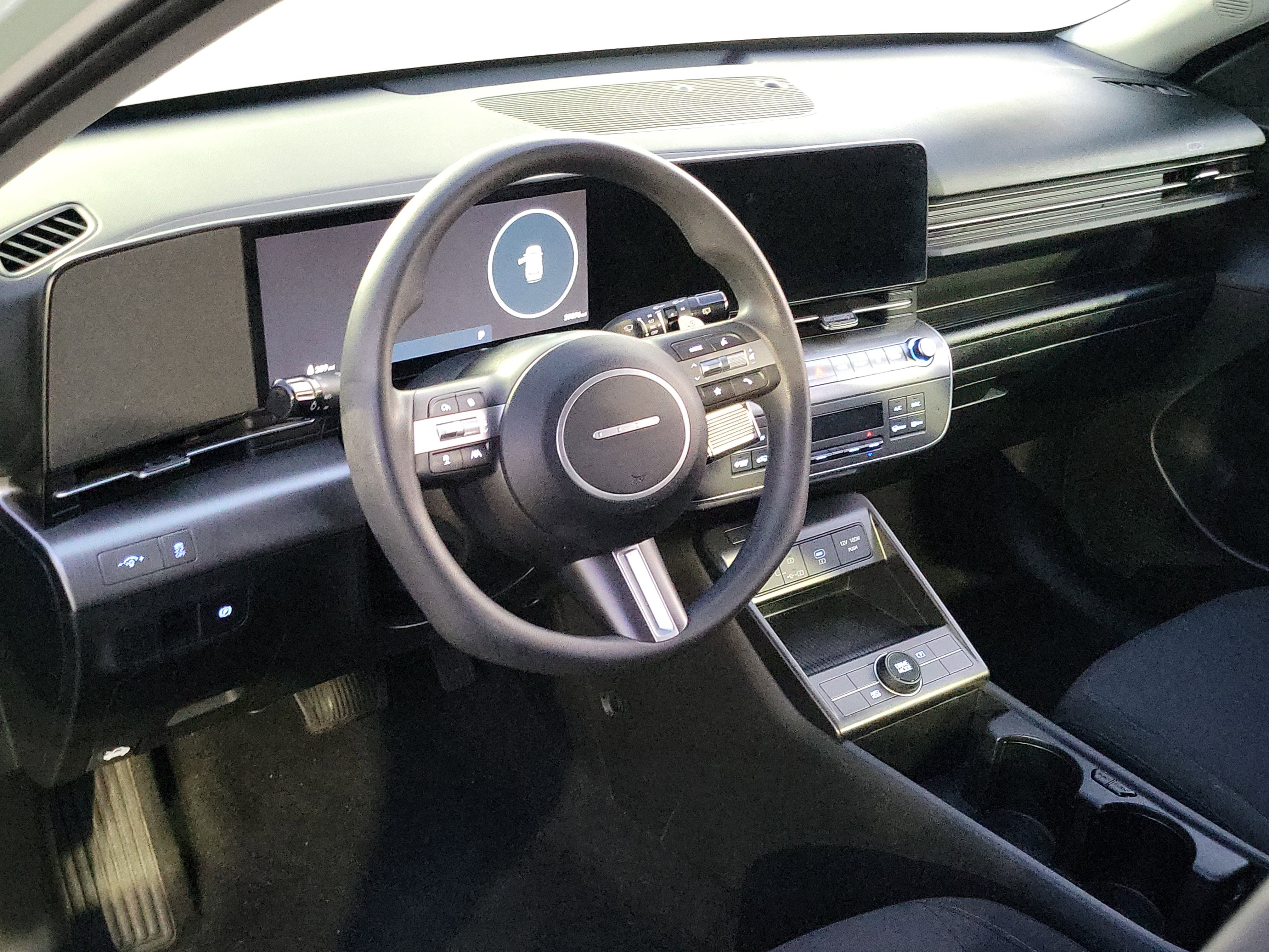 Certified 2024 Hyundai Kona SE image 6