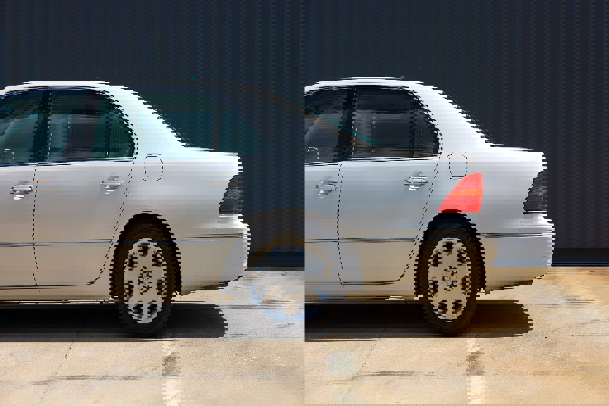 Used 2002 Lexus LS 430 image 37