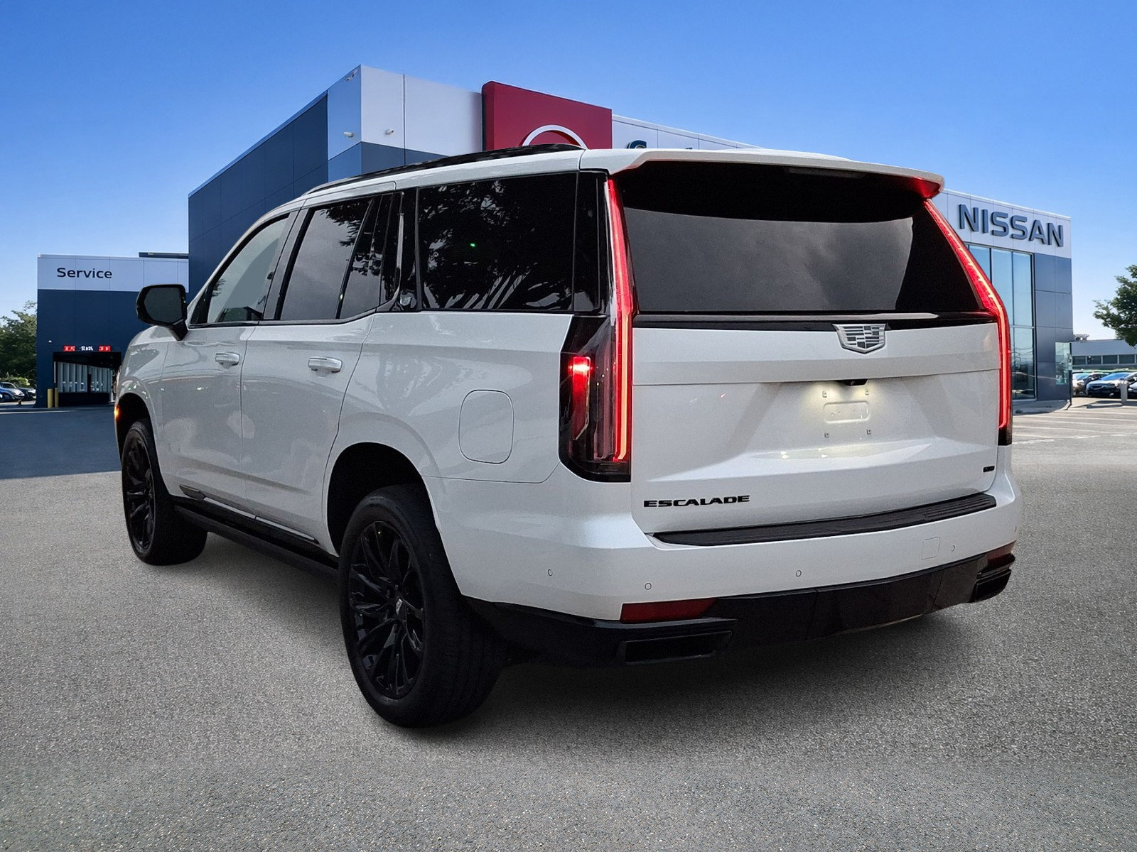 Used 2021 Cadillac Escalade Sport Platinum w/ LPO, ONYX Package AWD/4WD image 4