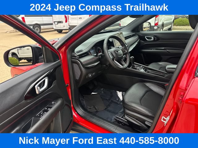 Used 2024 Jeep Compass Trailhawk AWD/4WD image 30