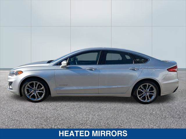 Used 2019 Ford Fusion Titanium image 2