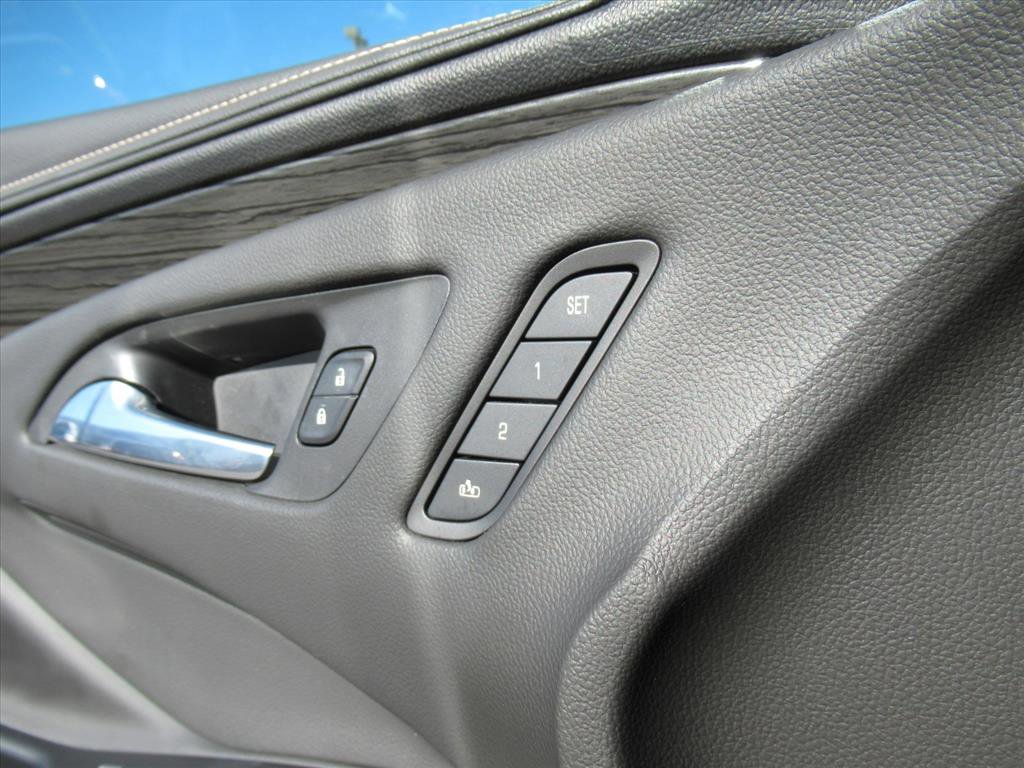 Used 2017 Buick Envision Premium w/ Driver Confidence Package image 27