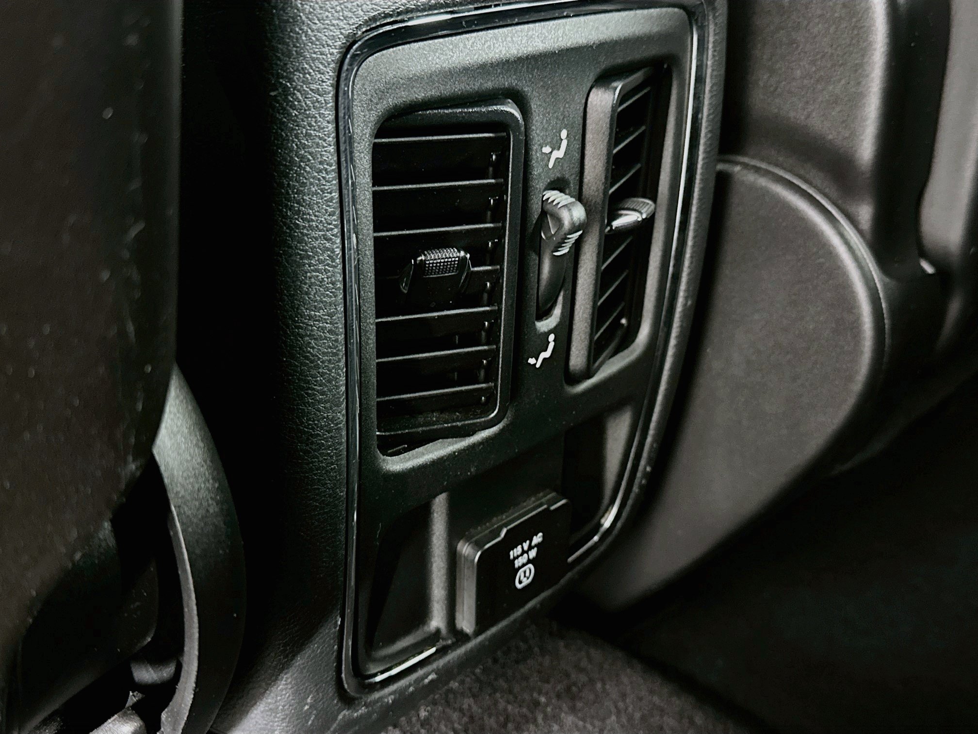 Used 2020 Jeep Grand Cherokee Altitude RWD image 26