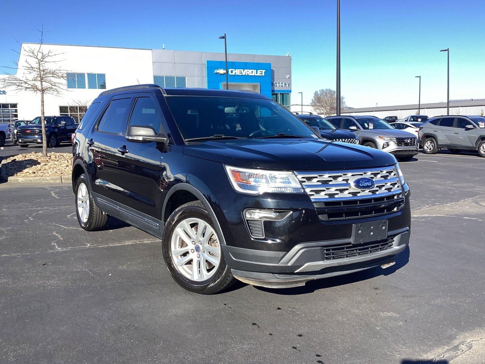 Used 2019 Ford Explorer XLT w/ Equipment Group 201A image 7