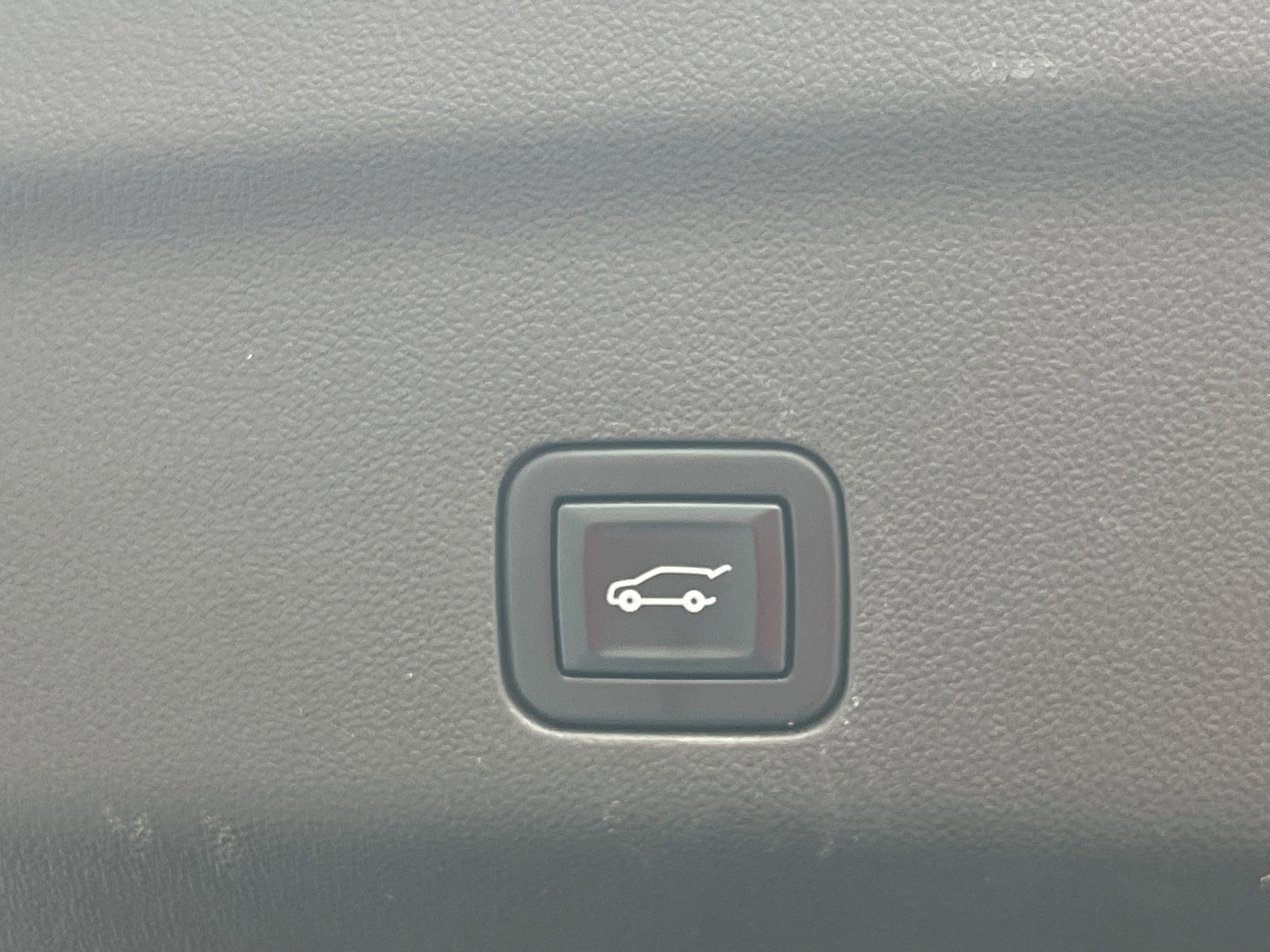 Used 2021 Chevrolet Tahoe Z71 w/ Z71 Off-Road Package image 27