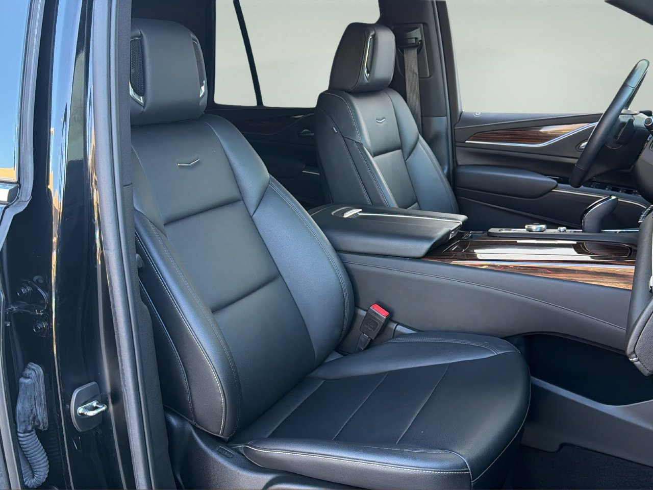 Used 2023 Cadillac Escalade Luxury RWD image 20