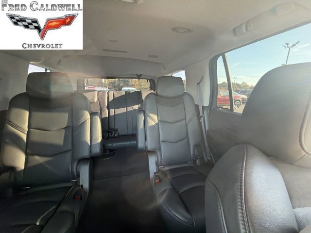 Used 2017 Cadillac Escalade Luxury AWD/4WD image 14