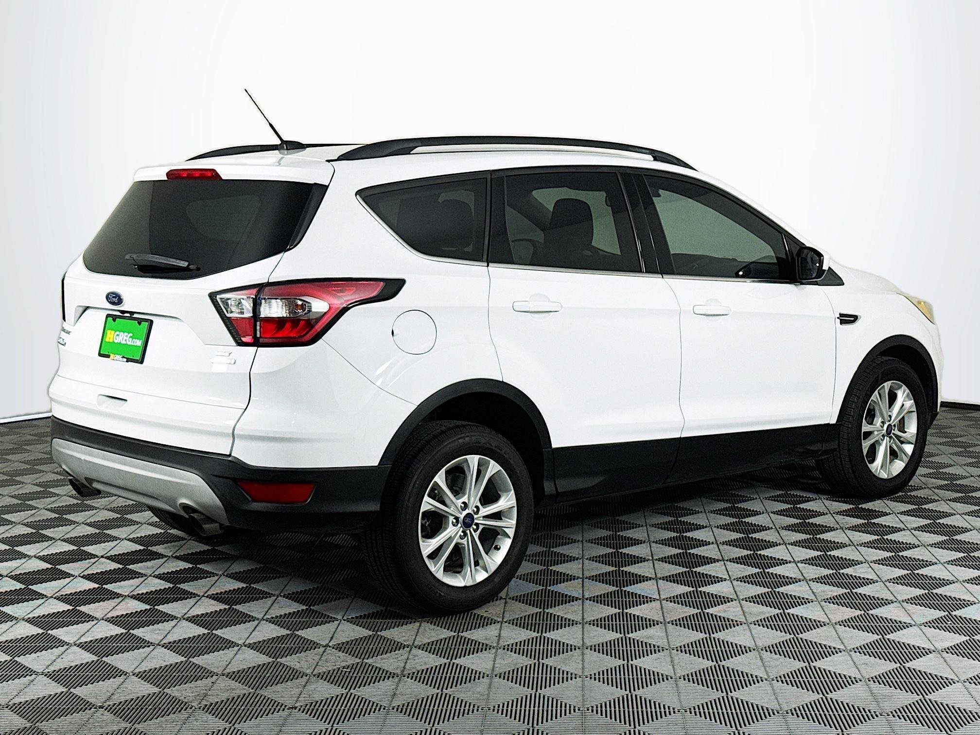 Used 2018 Ford Escape SE FWD image 10
