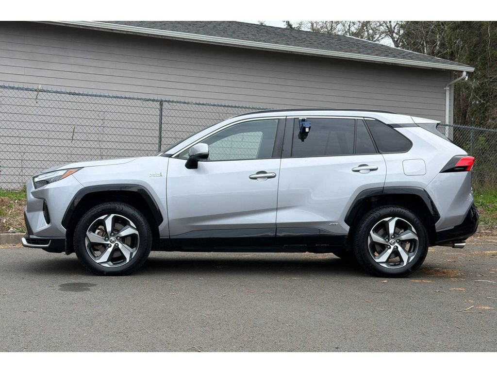 Used 2022 Toyota RAV4 SE w/ Weather & Moonroof Package AWD/4WD image 7