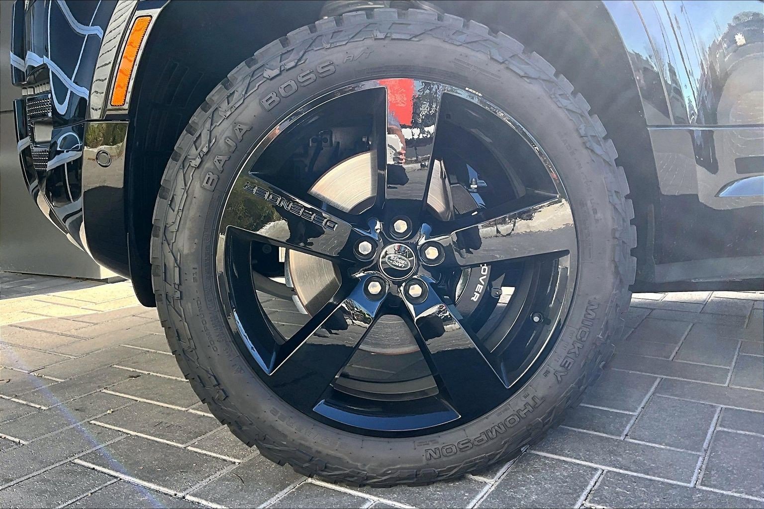 Used 2023 Land Rover Defender 110 V8 image 9