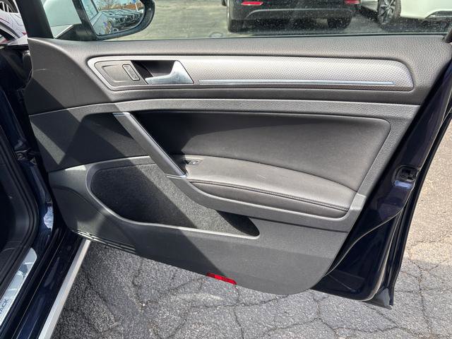 Used 2017 Volkswagen Golf Alltrack SE image 16