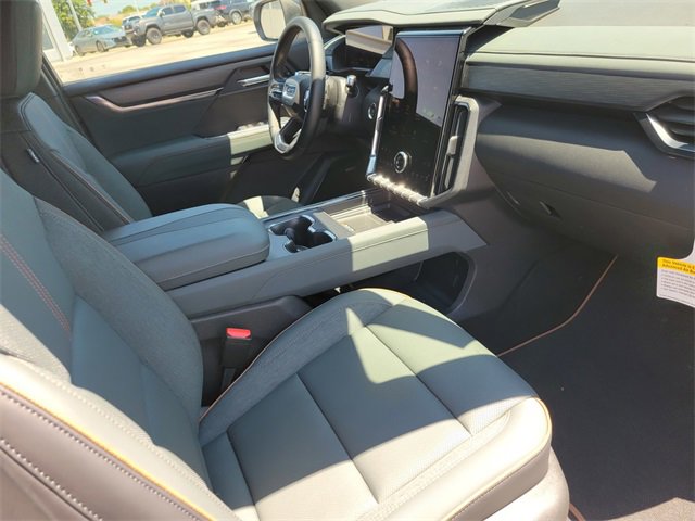 New 2025 GMC Acadia AT4 w/ Luxury Package image 20