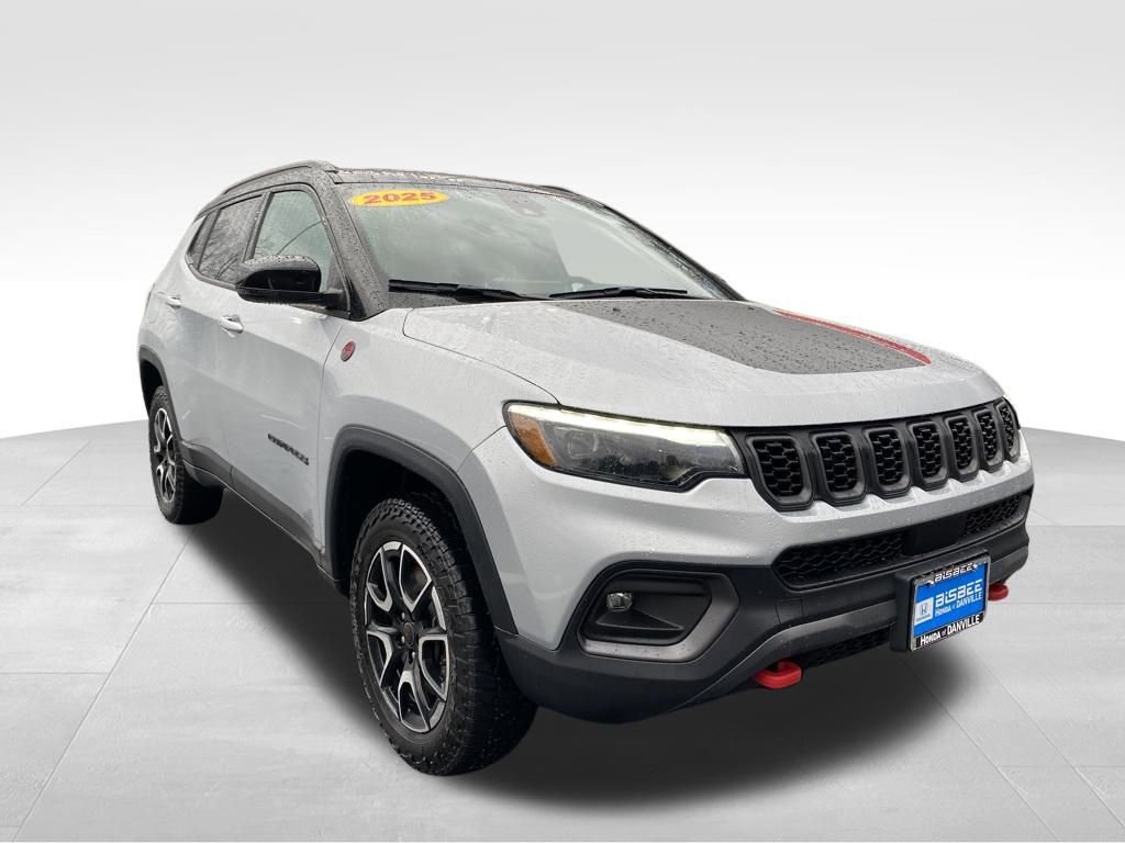 Used 2025 Jeep Compass Trailhawk w/ Trailhawk Elite Group image 28
