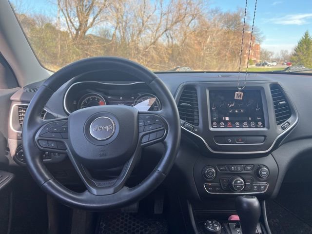 Used 2019 Jeep Cherokee Trailhawk image 30