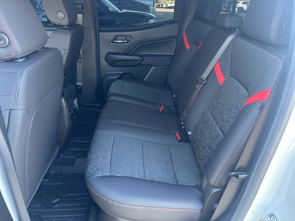 Used 2025 Chevrolet Colorado Z71 w/ Technology Package image 44