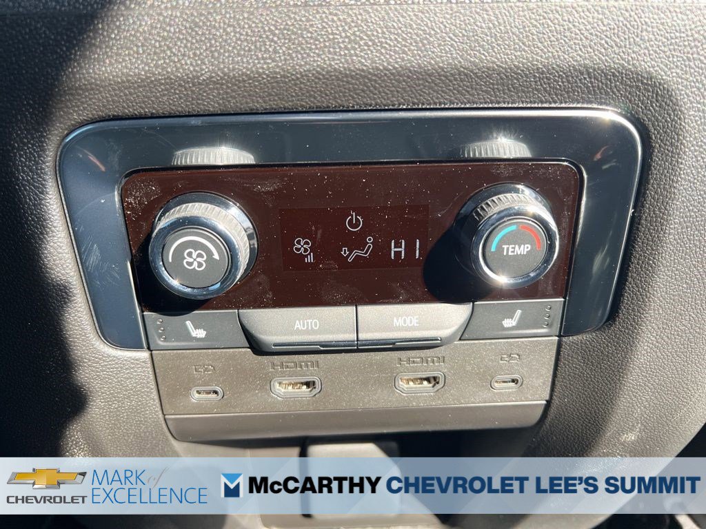 New 2026 Chevrolet Suburban RST AWD/4WD image 32