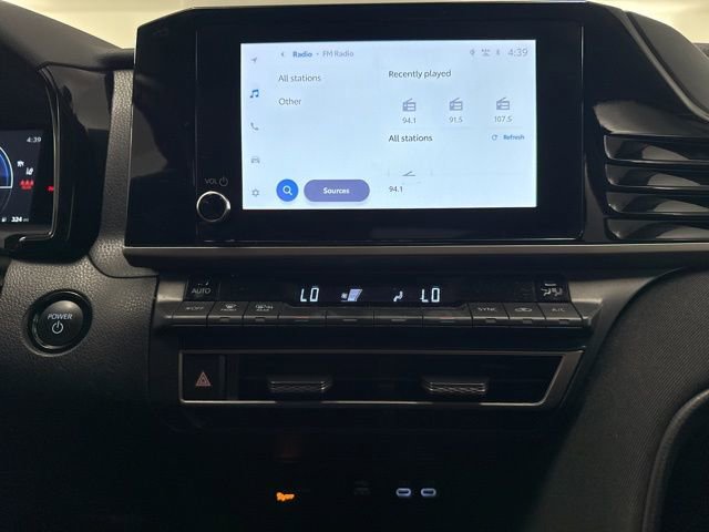 Used 2025 Toyota Camry LE image 22