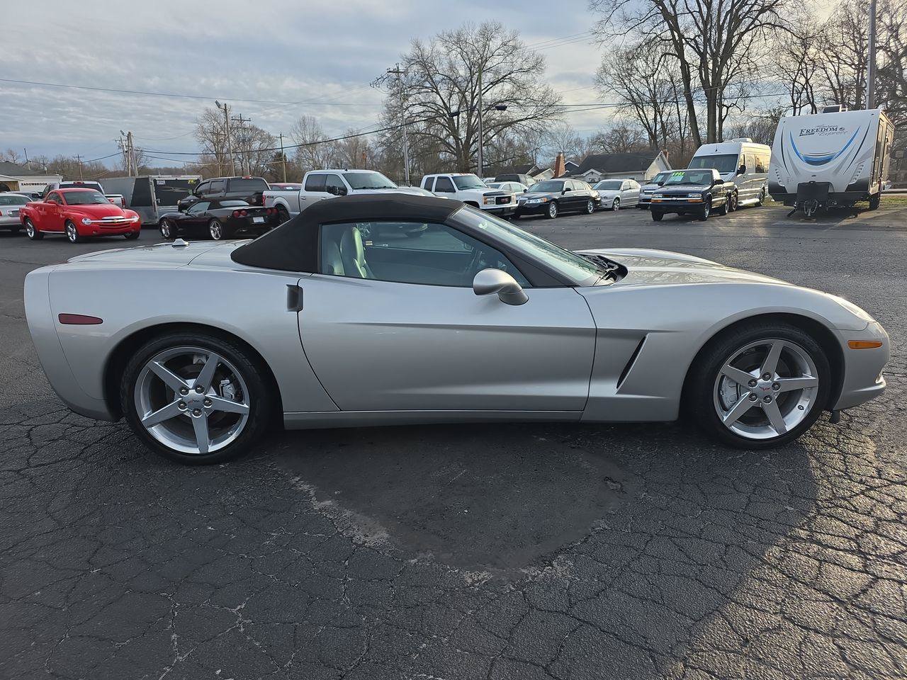Used 2005 Chevrolet Corvette Convertible w/ Preferred Equipment Group RWD image 21