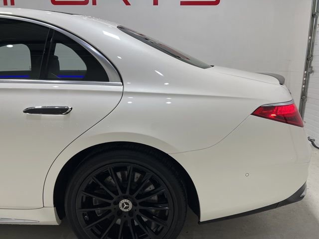 Used 2022 Mercedes-Benz S 500 4MATIC w/ AMG Line Package image 10