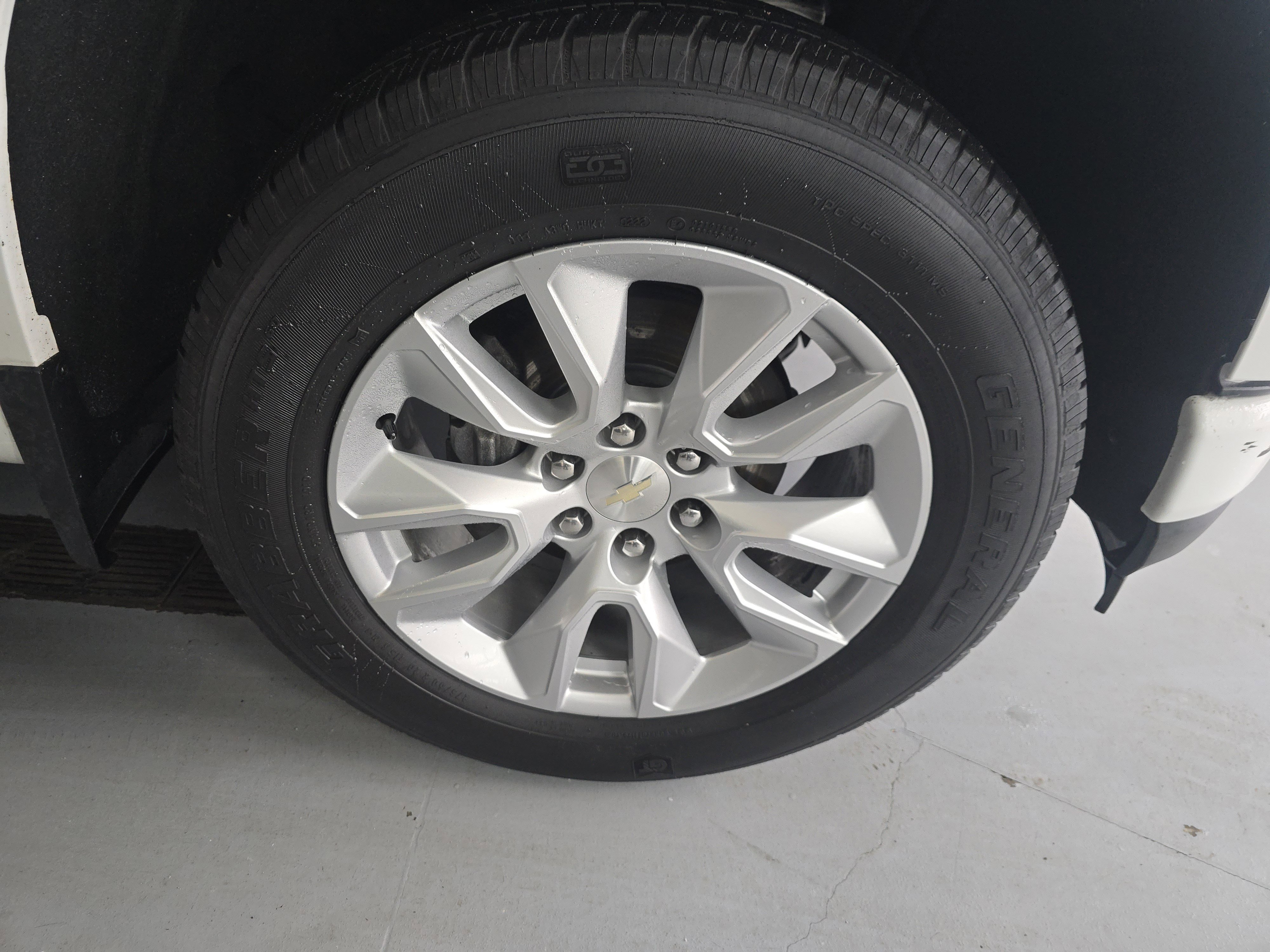 Used 2020 Chevrolet Silverado 1500 Custom w/ Custom Value Package image 9