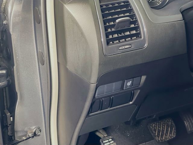 Used 2024 Nissan Armada SV image 11