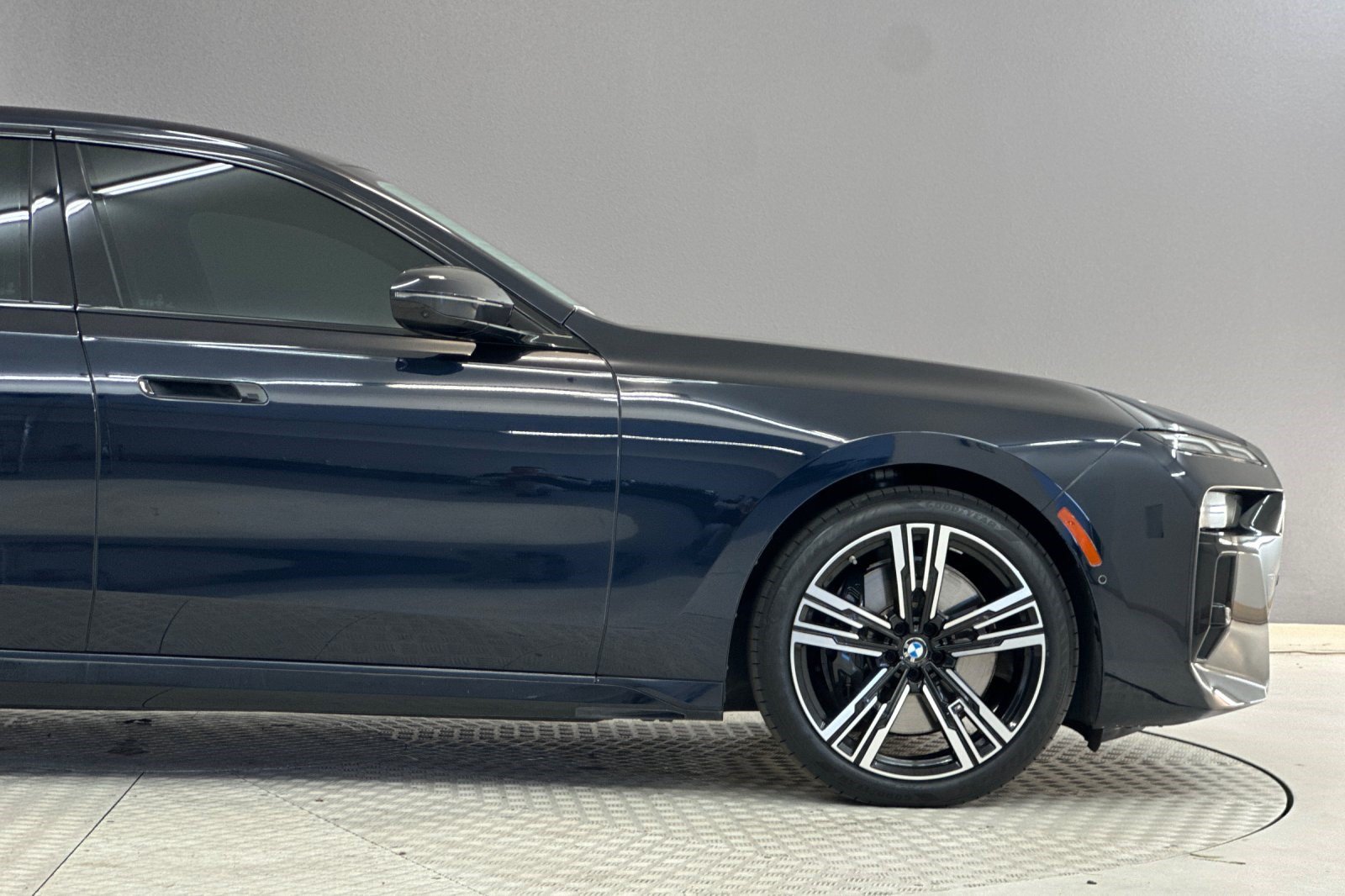Certified 2023 BMW 740i RWD image 35