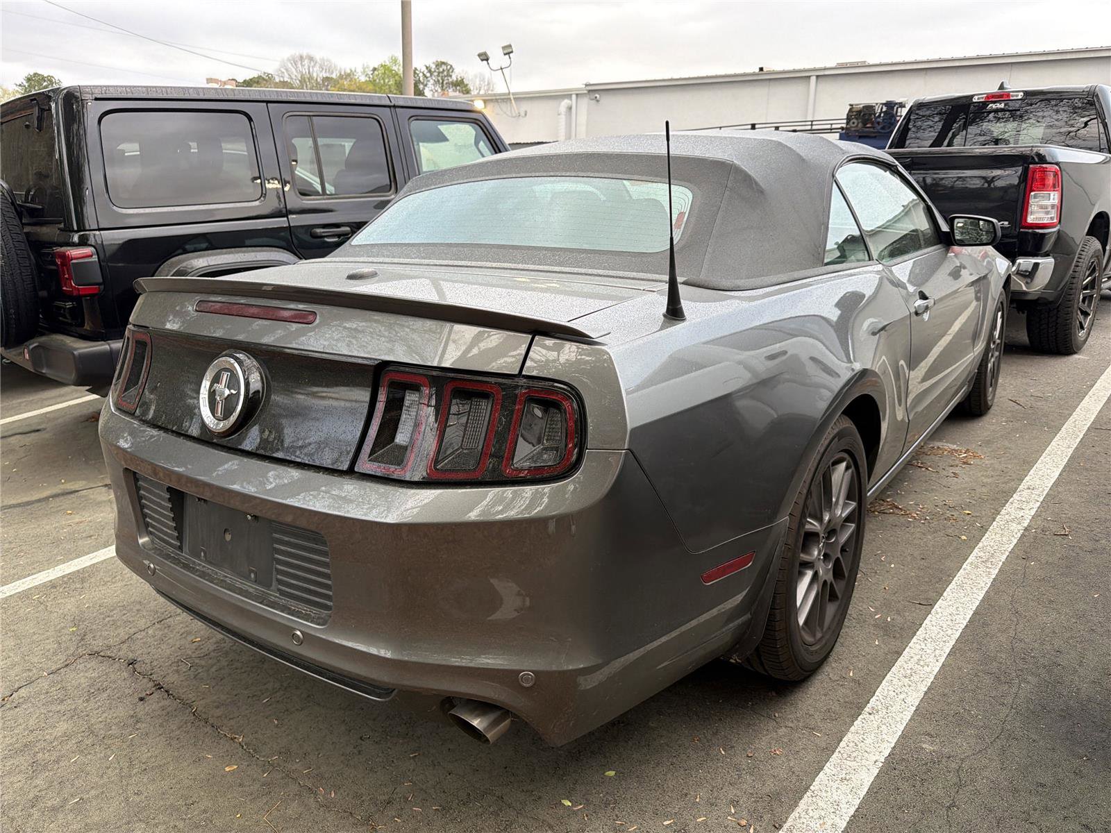 Used 2013 Ford Mustang Premium image 3