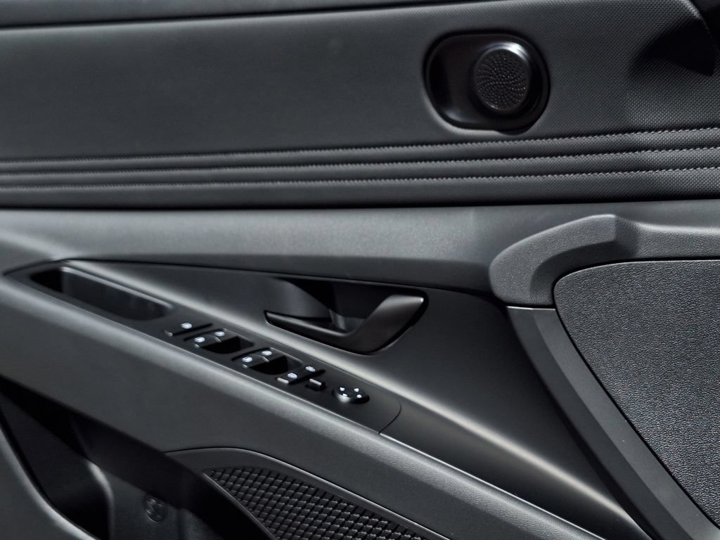 New 2026 Hyundai Elantra SEL Sport Premium FWD image 9