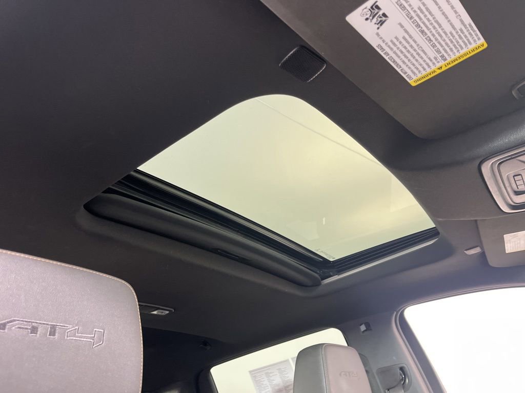 Used 2022 GMC Sierra 1500 AT4 w/ AT4 Premium Package image 6