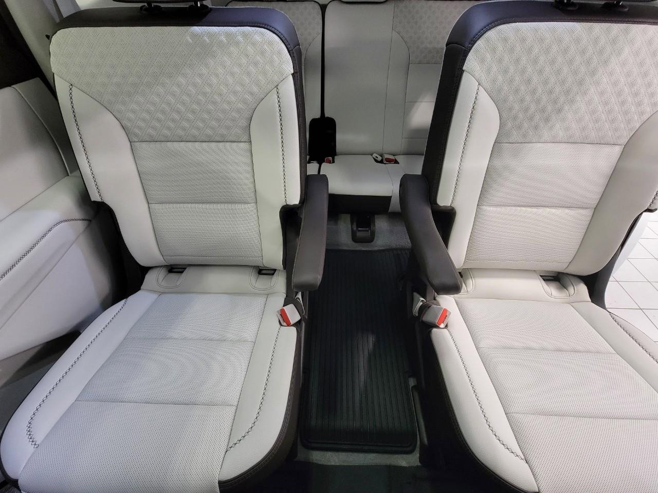 Used 2024 GMC Acadia Denali w/ LPO, Floor Liner Package AWD/4WD image 24