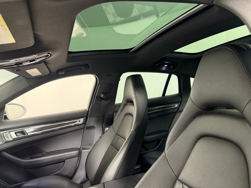 Used 2018 Porsche Panamera 4S image 24