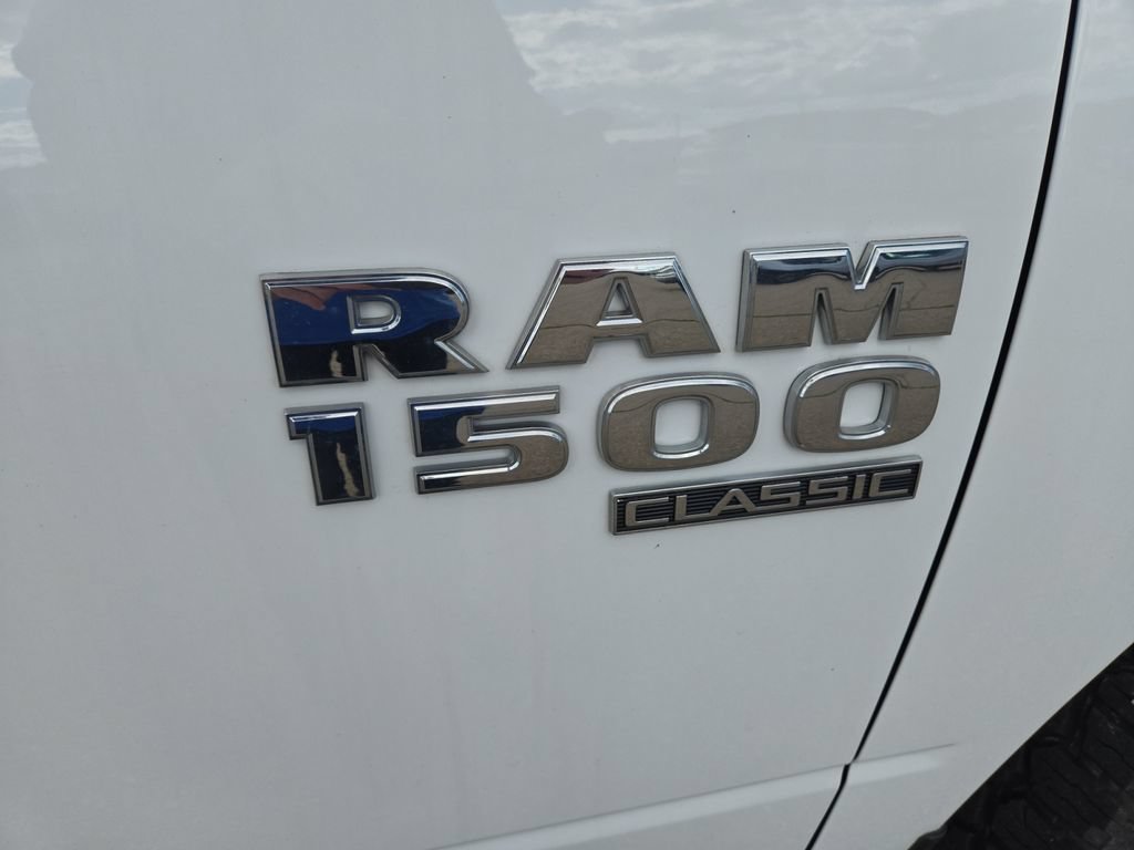 Used 2022 RAM 1500 Classic SLT AWD/4WD image 12