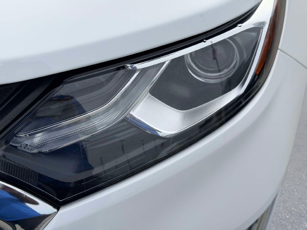 Used 2021 Chevrolet Equinox LT FWD image 10
