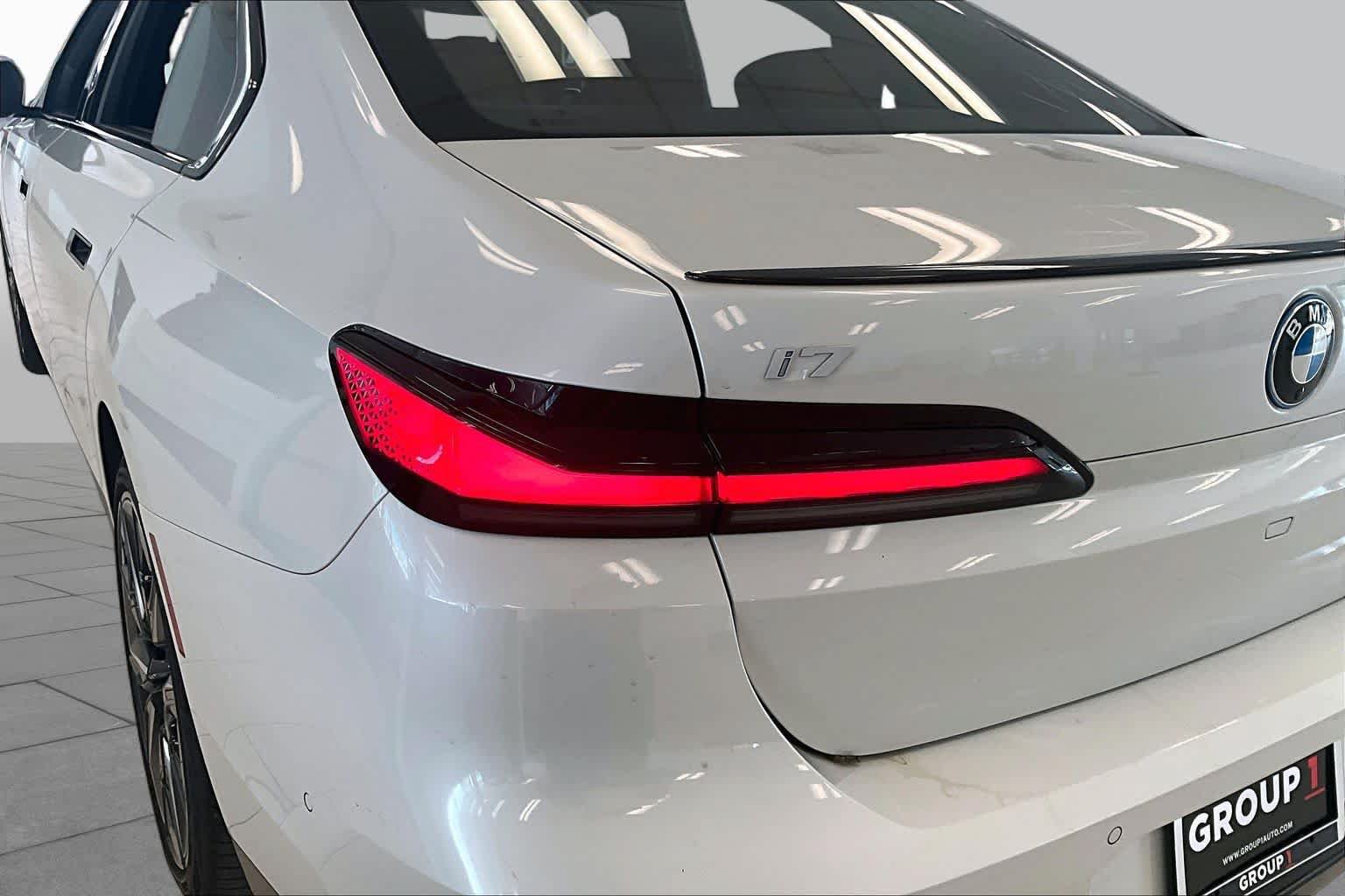 Used 2025 BMW i7 xDrive60 AWD/4WD image 27