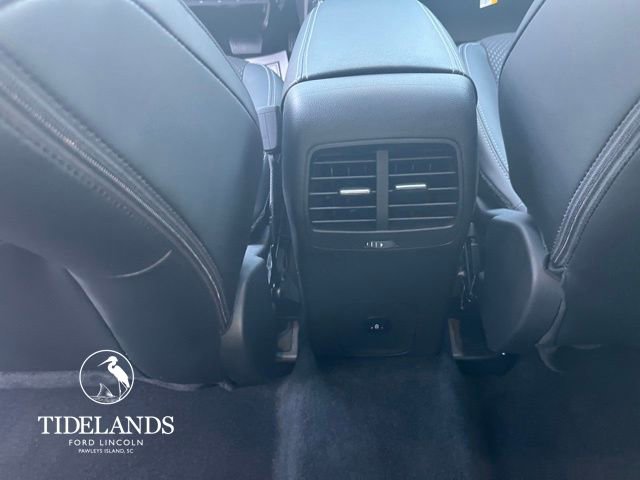 New 2025 Ford Escape SE w/ Class II Trailer Tow Package image 36