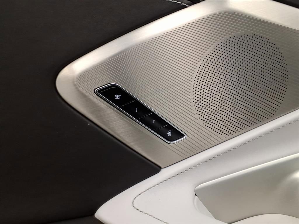 Used 2020 Chevrolet Corvette Stingray Premium Cpe w/ 3LT Preferred Equipment Group image 17